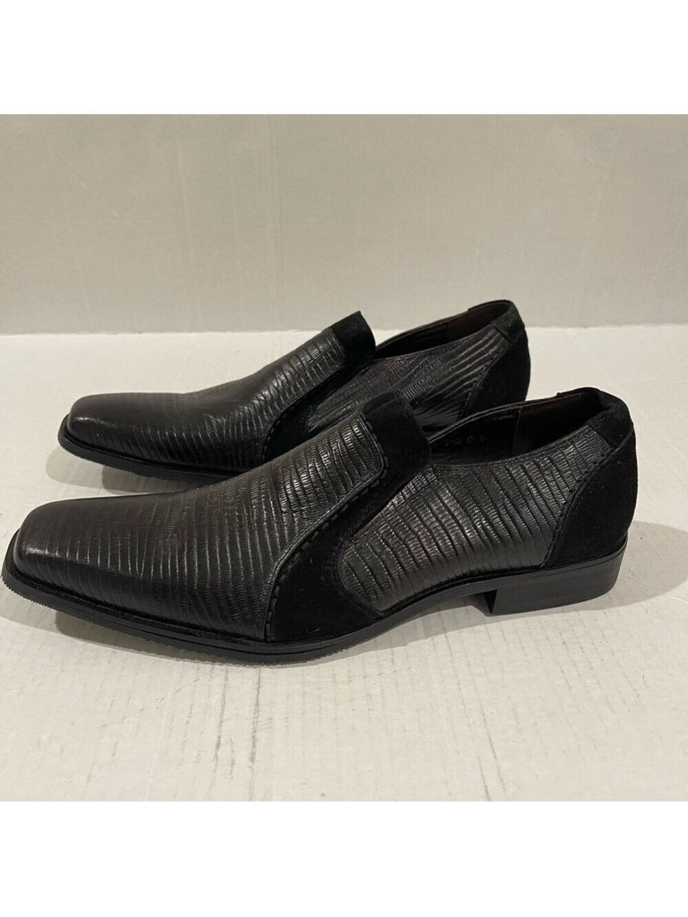 Men’s Zota Black Faux Leather Suede Slip On Loafers Size 7.5 US!